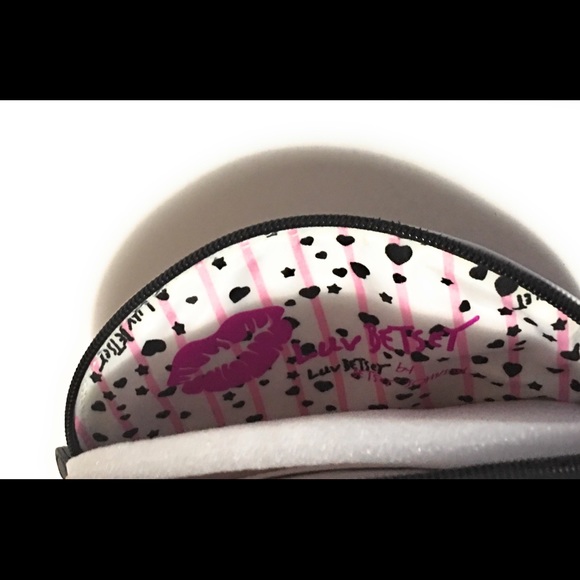 Betsey Johnson Wristlet Leopard - Picture 4 of 4